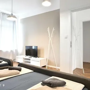 Downtown / Free Parking Apartment Laibach