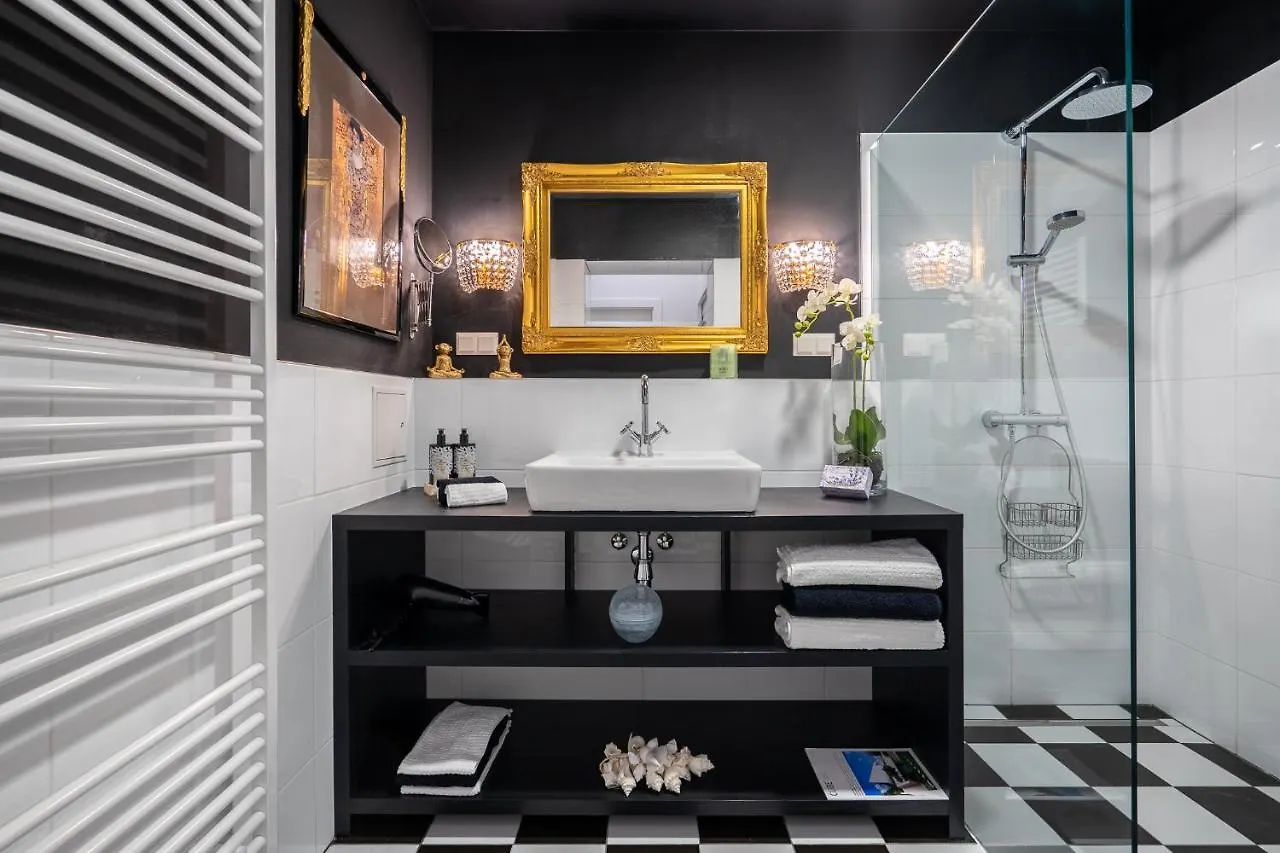 The Kiss - Luxurioeses City Loft Am Naschmarkt Vienna 0*,  Austria